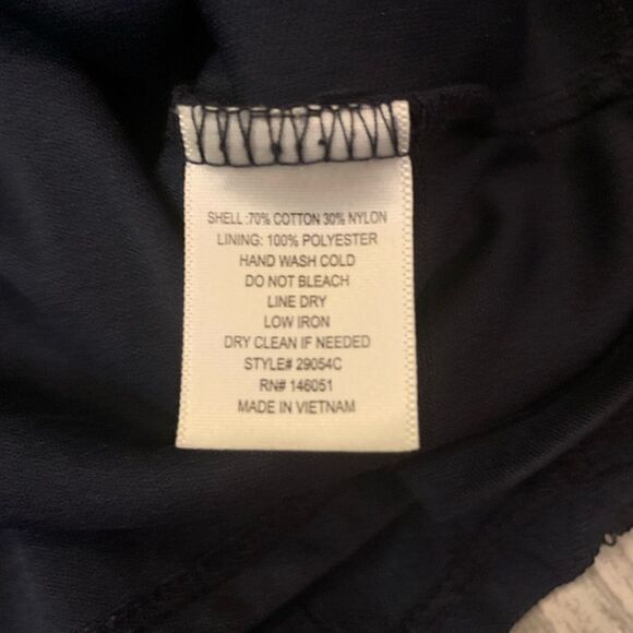 Monteau Navy floral pattern top size M - Picture 4 of 5